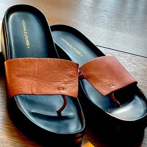 Donald J Pliner fifi womens sandal 9M copper/brown